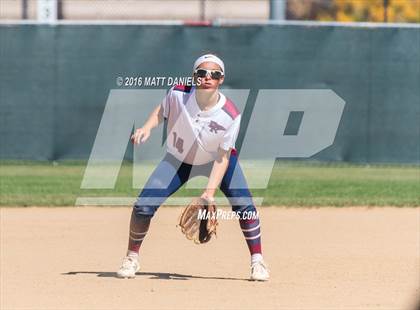 Thumbnail 3 in Legend vs. Dakota Ridge (CHSAA 5A Region 6 Playoff) photogallery.
