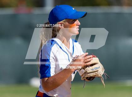 Thumbnail 2 in Legend vs. Dakota Ridge (CHSAA 5A Region 6 Playoff) photogallery.