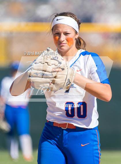 Thumbnail 2 in Legend vs. Dakota Ridge (CHSAA 5A Region 6 Playoff) photogallery.
