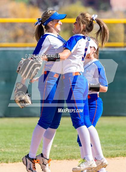 Thumbnail 3 in Legend vs. Dakota Ridge (CHSAA 5A Region 6 Playoff) photogallery.