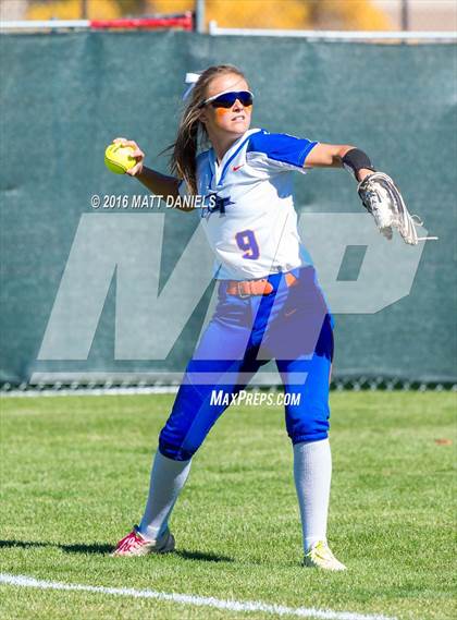 Thumbnail 3 in Legend vs. Dakota Ridge (CHSAA 5A Region 6 Playoff) photogallery.