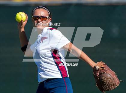 Thumbnail 1 in Legend vs. Dakota Ridge (CHSAA 5A Region 6 Playoff) photogallery.