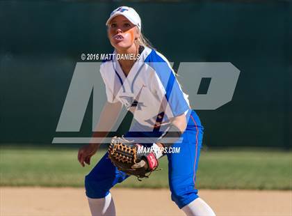 Thumbnail 2 in Legend vs. Dakota Ridge (CHSAA 5A Region 6 Playoff) photogallery.