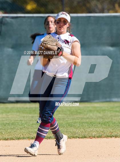 Thumbnail 2 in Legend vs. Dakota Ridge (CHSAA 5A Region 6 Playoff) photogallery.