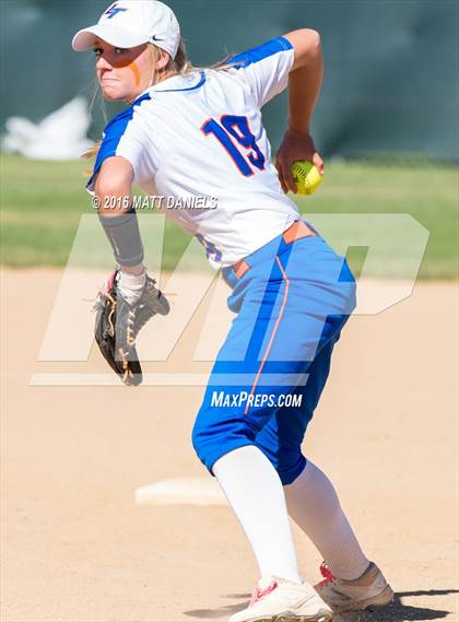 Thumbnail 3 in Legend vs. Dakota Ridge (CHSAA 5A Region 6 Playoff) photogallery.