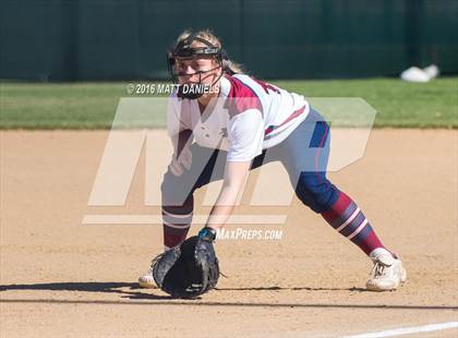 Thumbnail 2 in Legend vs. Dakota Ridge (CHSAA 5A Region 6 Playoff) photogallery.