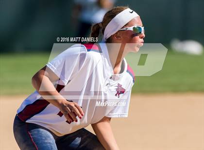 Thumbnail 2 in Legend vs. Dakota Ridge (CHSAA 5A Region 6 Playoff) photogallery.