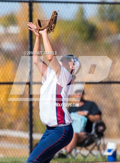 Thumbnail 2 in Legend vs. Dakota Ridge (CHSAA 5A Region 6 Playoff) photogallery.