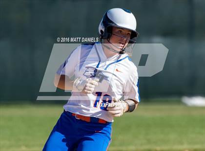 Thumbnail 3 in Legend vs. Dakota Ridge (CHSAA 5A Region 6 Playoff) photogallery.