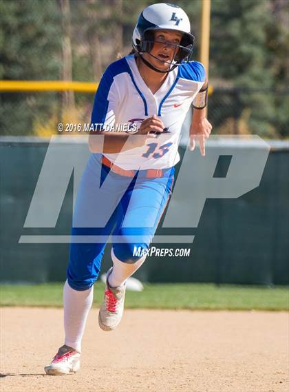 Thumbnail 3 in Legend vs. Dakota Ridge (CHSAA 5A Region 6 Playoff) photogallery.