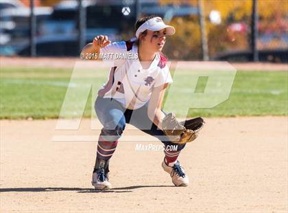 Thumbnail 2 in Legend vs. Dakota Ridge (CHSAA 5A Region 6 Playoff) photogallery.