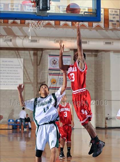 Thumbnail 2 in Ponderosa vs San Bernardino (MaxPreps Holiday Classic) photogallery.