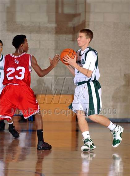 Thumbnail 1 in Ponderosa vs San Bernardino (MaxPreps Holiday Classic) photogallery.