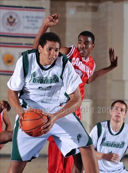 Thumbnail 3 in Ponderosa vs San Bernardino (MaxPreps Holiday Classic) photogallery.