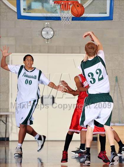 Thumbnail 2 in Ponderosa vs San Bernardino (MaxPreps Holiday Classic) photogallery.
