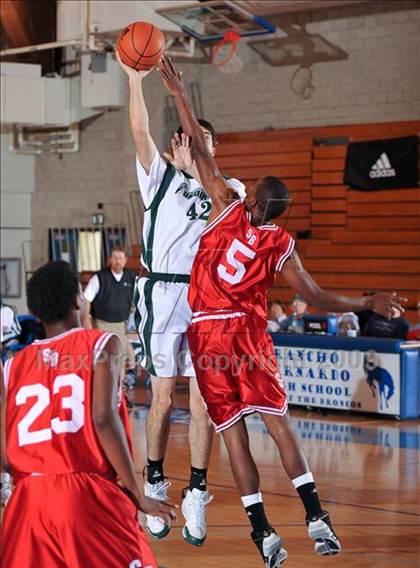 Thumbnail 1 in Ponderosa vs San Bernardino (MaxPreps Holiday Classic) photogallery.
