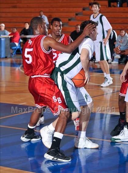 Thumbnail 3 in Ponderosa vs San Bernardino (MaxPreps Holiday Classic) photogallery.