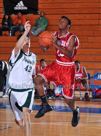 Thumbnail 2 in Ponderosa vs San Bernardino (MaxPreps Holiday Classic) photogallery.