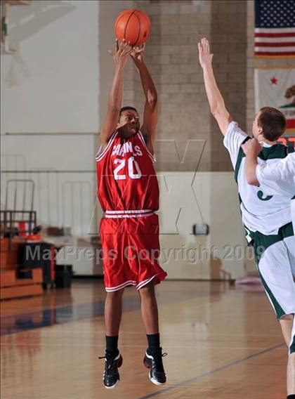 Thumbnail 2 in Ponderosa vs San Bernardino (MaxPreps Holiday Classic) photogallery.