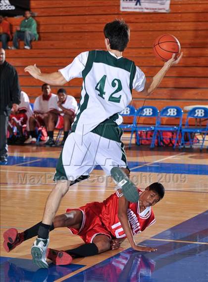 Thumbnail 2 in Ponderosa vs San Bernardino (MaxPreps Holiday Classic) photogallery.