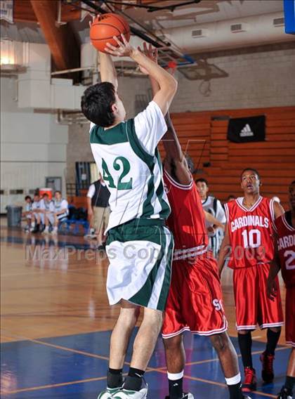 Thumbnail 2 in Ponderosa vs San Bernardino (MaxPreps Holiday Classic) photogallery.