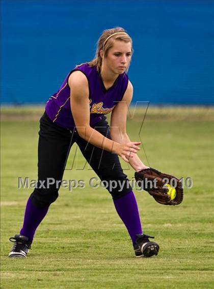Thumbnail 1 in Needville vs La Grange (Texas 3A Region IV Regional Final)  photogallery.