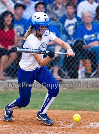 Thumbnail 3 in Needville vs La Grange (Texas 3A Region IV Regional Final)  photogallery.