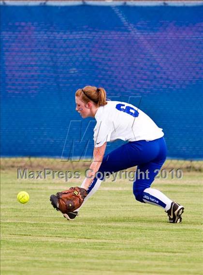 Thumbnail 1 in Needville vs La Grange (Texas 3A Region IV Regional Final)  photogallery.