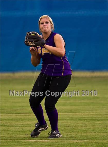 Thumbnail 1 in Needville vs La Grange (Texas 3A Region IV Regional Final)  photogallery.
