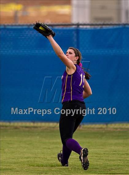 Thumbnail 3 in Needville vs La Grange (Texas 3A Region IV Regional Final)  photogallery.