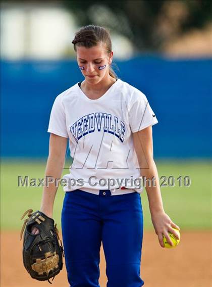 Thumbnail 1 in Needville vs La Grange (Texas 3A Region IV Regional Final)  photogallery.