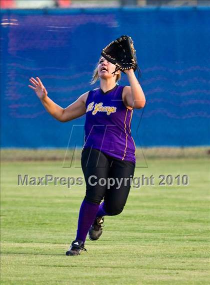 Thumbnail 1 in Needville vs La Grange (Texas 3A Region IV Regional Final)  photogallery.