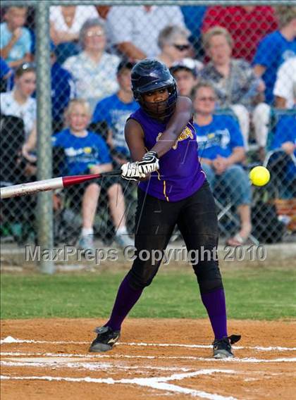 Thumbnail 3 in Needville vs La Grange (Texas 3A Region IV Regional Final)  photogallery.