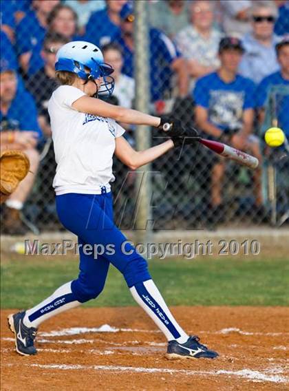 Thumbnail 3 in Needville vs La Grange (Texas 3A Region IV Regional Final)  photogallery.