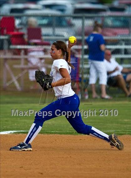 Thumbnail 1 in Needville vs La Grange (Texas 3A Region IV Regional Final)  photogallery.