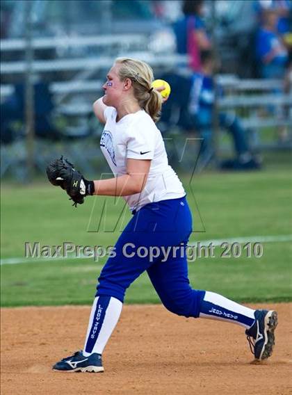 Thumbnail 3 in Needville vs La Grange (Texas 3A Region IV Regional Final)  photogallery.
