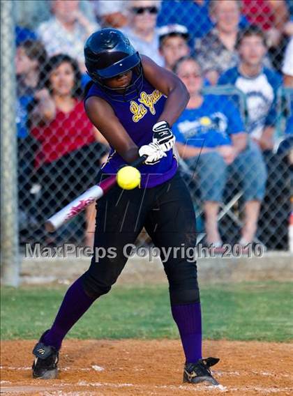 Thumbnail 2 in Needville vs La Grange (Texas 3A Region IV Regional Final)  photogallery.