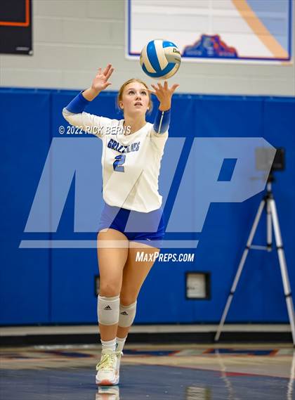 Thumbnail 3 in Grand Oaks vs Caney Creek photogallery.