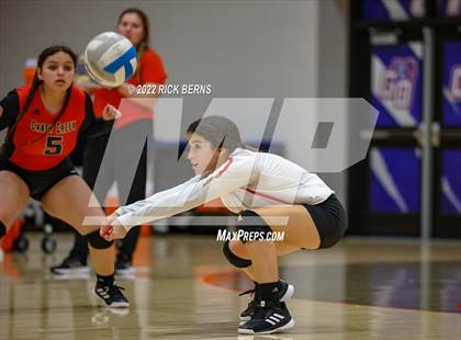 Thumbnail 2 in Grand Oaks vs Caney Creek photogallery.