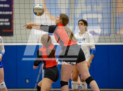 Thumbnail 1 in Grand Oaks vs Caney Creek photogallery.