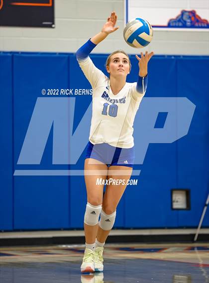 Thumbnail 3 in Grand Oaks vs Caney Creek photogallery.