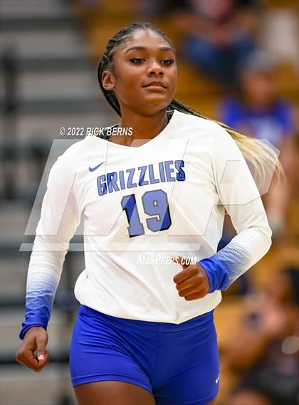 Thumbnail 3 in Grand Oaks vs Caney Creek photogallery.