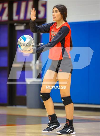Thumbnail 1 in Grand Oaks vs Caney Creek photogallery.