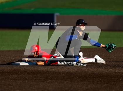 Thumbnail 3 in Conner vs Covington Catholic photogallery.