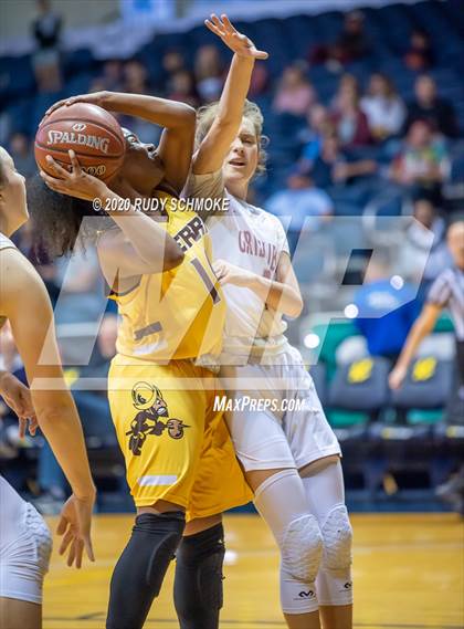 Thumbnail 1 in Mission Hills vs. Serra (CIF SDS D1 Finals) photogallery.