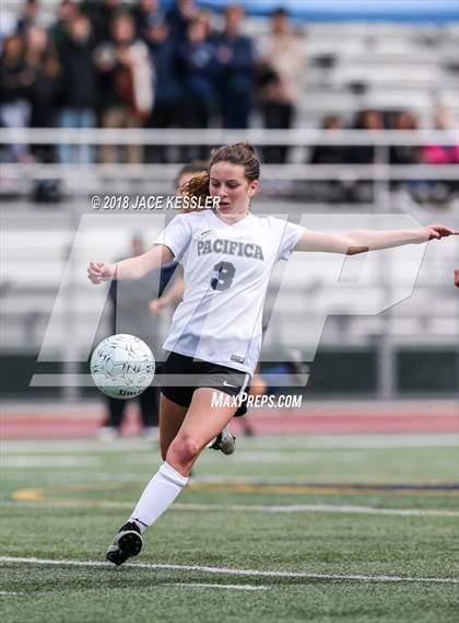 Thumbnail 2 in Flintridge Prep vs. Pacifica (CIF SS D3 Final) photogallery.