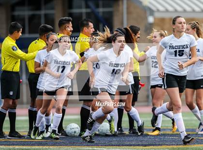Thumbnail 2 in Flintridge Prep vs. Pacifica (CIF SS D3 Final) photogallery.