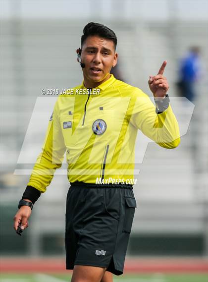 Thumbnail 1 in Flintridge Prep vs. Pacifica (CIF SS D3 Final) photogallery.