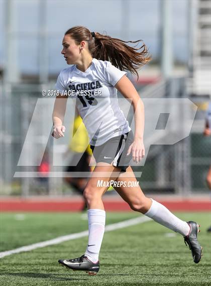 Thumbnail 3 in Flintridge Prep vs. Pacifica (CIF SS D3 Final) photogallery.