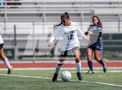 Thumbnail 3 in Flintridge Prep vs. Pacifica (CIF SS D3 Final) photogallery.